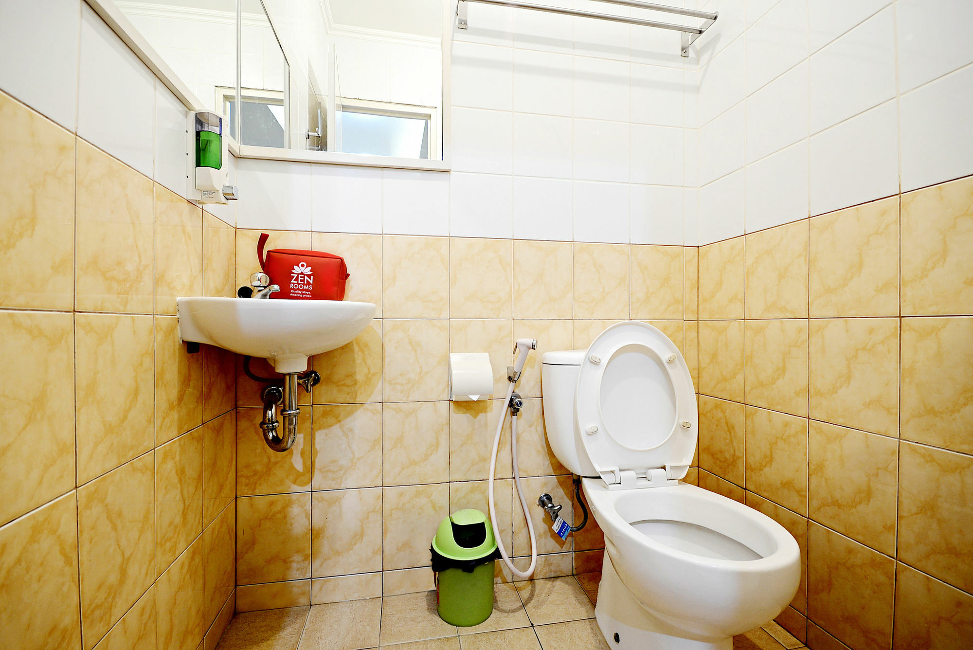 Zen Rooms Cideng Barat Τζακάρτα Εξωτερικό φωτογραφία